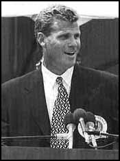 Neil Lomax-College Football Hall of Fame